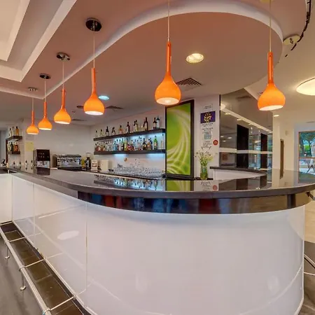 Sunrise Golden Sands 4* וארנה